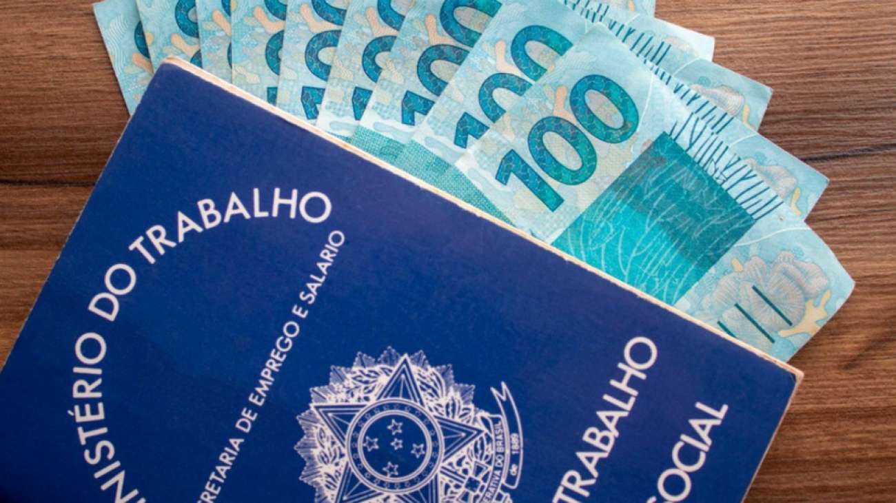 Salário mínimo será de R$ 1.621 em 2026