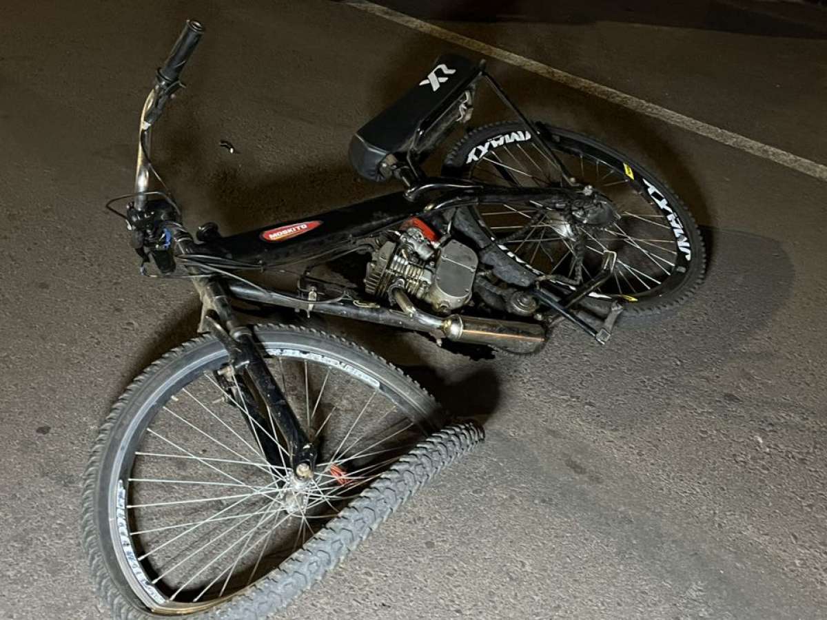 Colisão entre carro e bicicleta motorizada deixa homem ferido em Getúlio Vargas