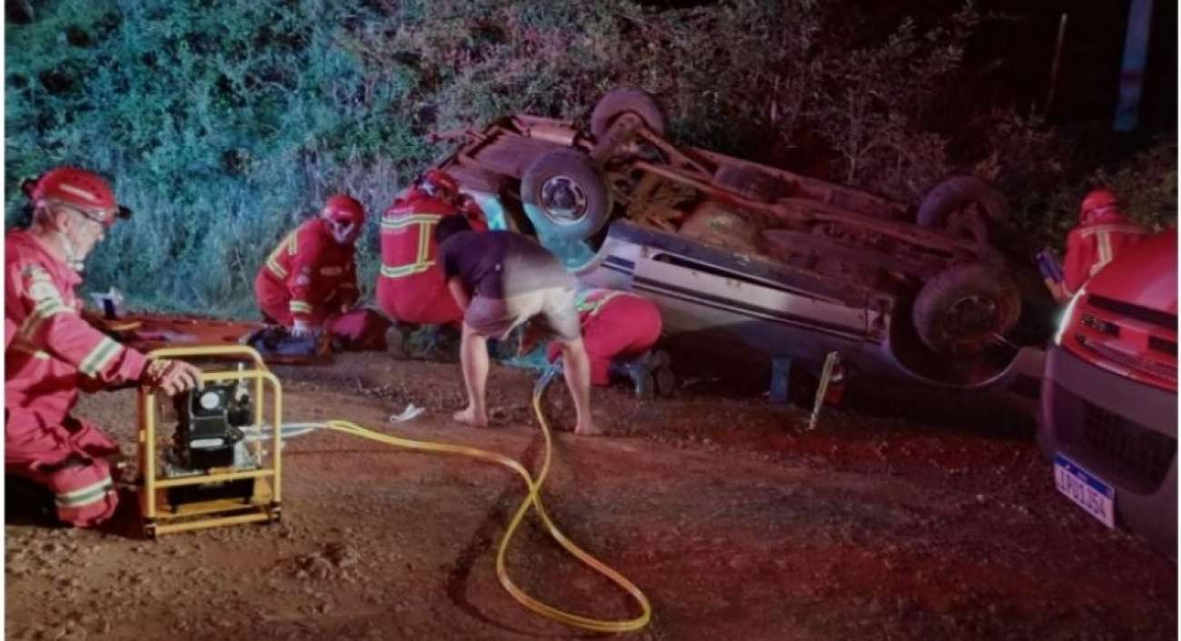 Capotamento deixa feridos em São José do Ouro