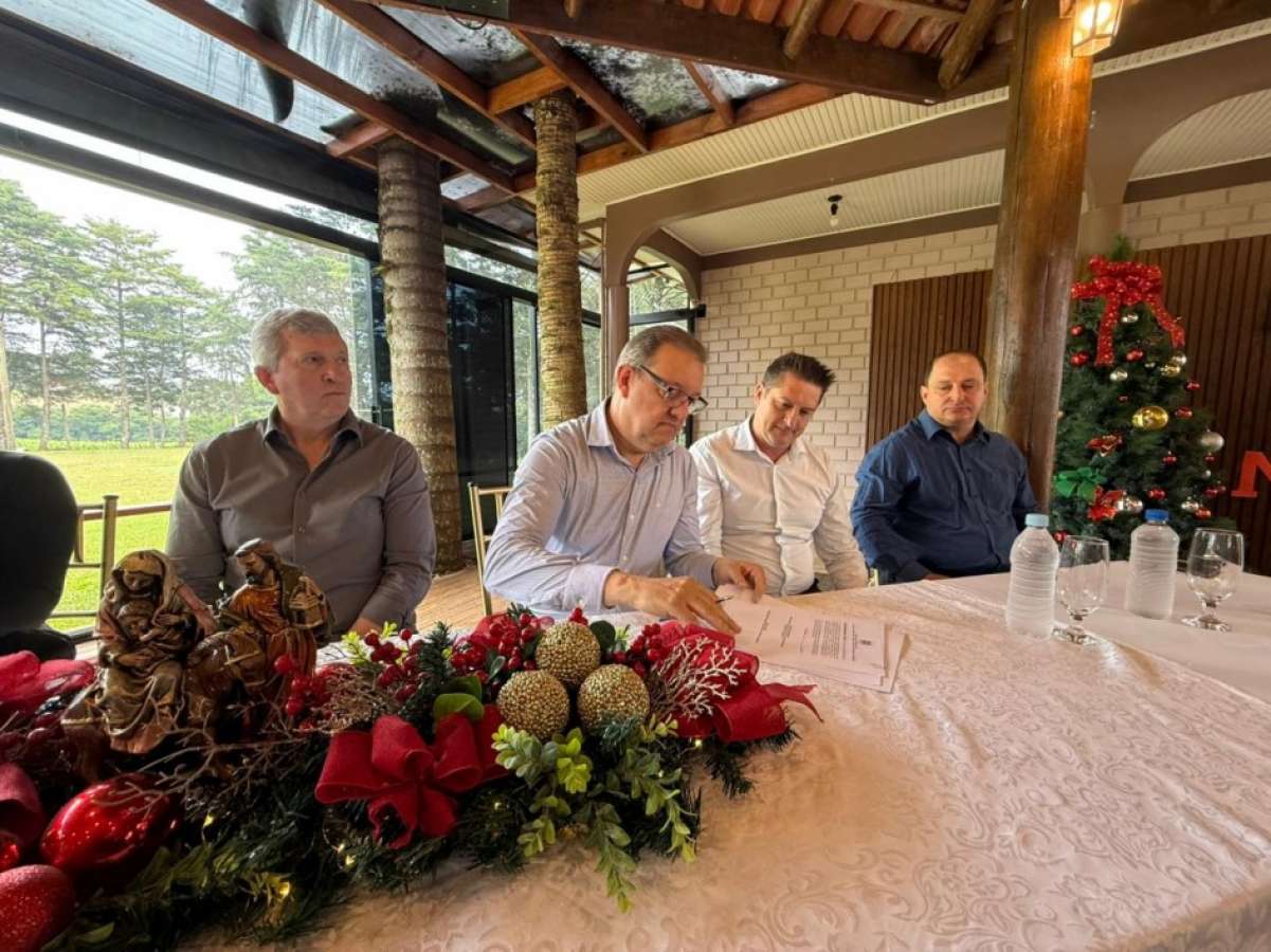 Governo do Estado celebra convênio de mais de R$ 2,4 milhões da Consulta Popular com o Consórcio da Região Nordeste