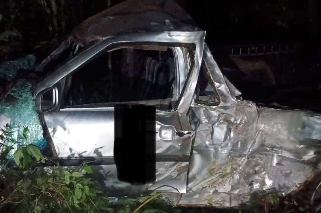 Três pessoas ficam feridas em saída de pista, em Cacique Doble