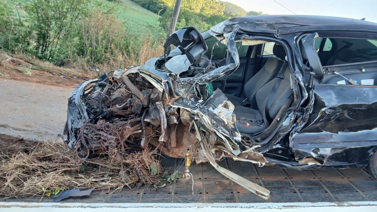 Homem morre após acidente entre carro e caminhão na ERS 467 em Tapejara