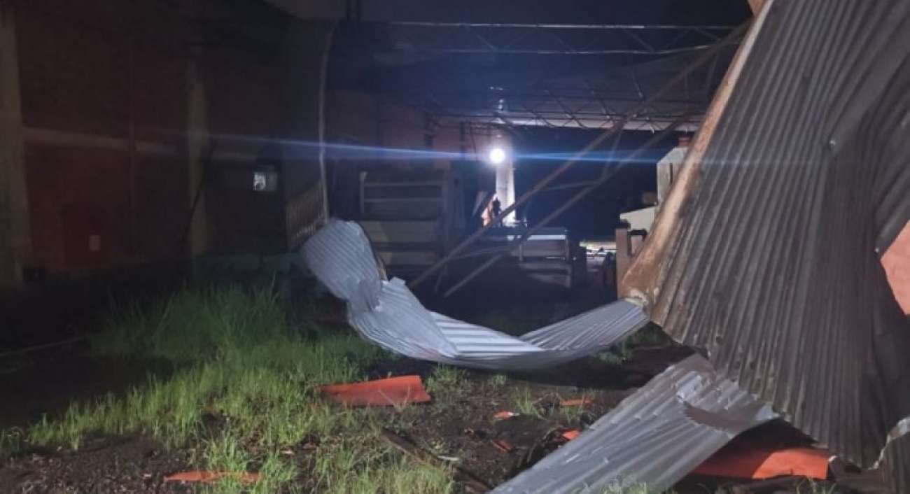 Vendaval causa estragos em alguns pontos de Lagoa Vermelha