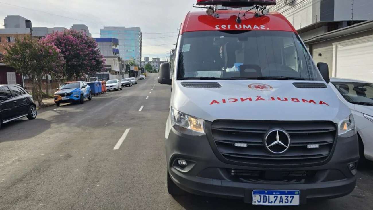 Homem é encontrado ferido em via pública, na região central de Passo Fundo