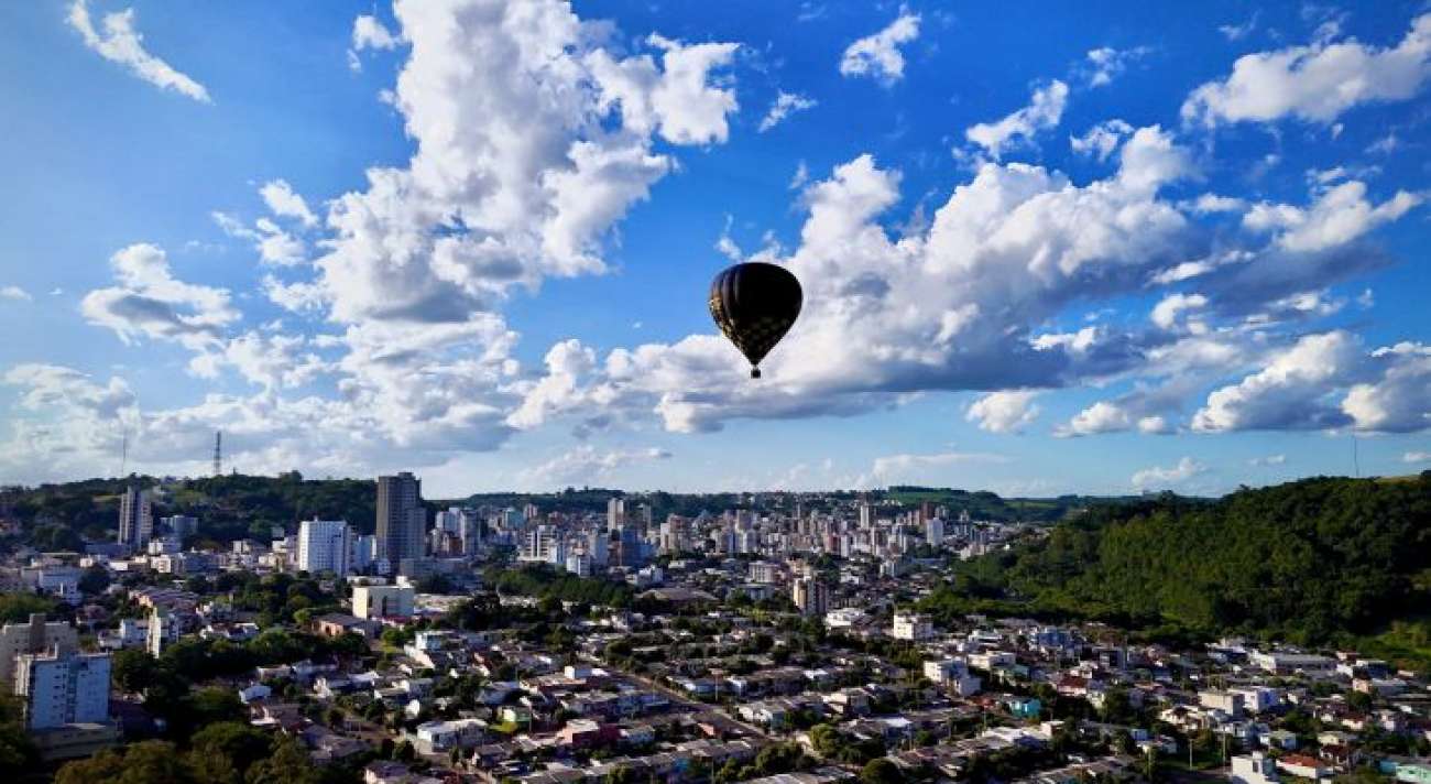 Marau lança oficialmente o I Festival de Balonismo com voo inaugural sobre a cidade