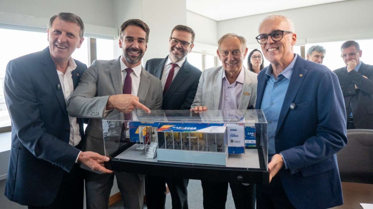 Governador assina convênio com o Ministério Público para ampliar Programa Carretas do Saber