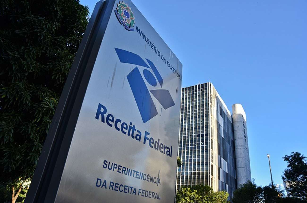 Receita nega aumento de imposto para professores com novo piso