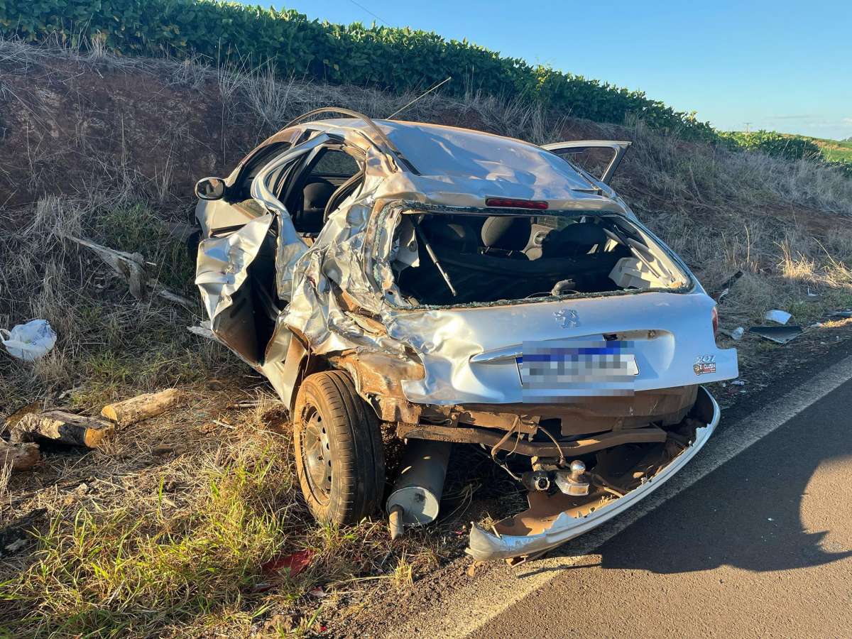 Acidente entre carro e caminhão é registrado na RS-450, entre Getúlio Vargas e Floriano Peixoto