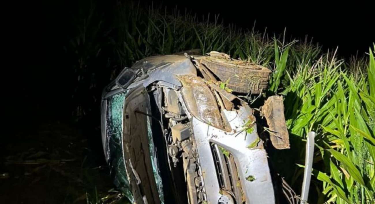 Capotamento é registrado na BR-285, em Caseiros, e deixa motorista ferido