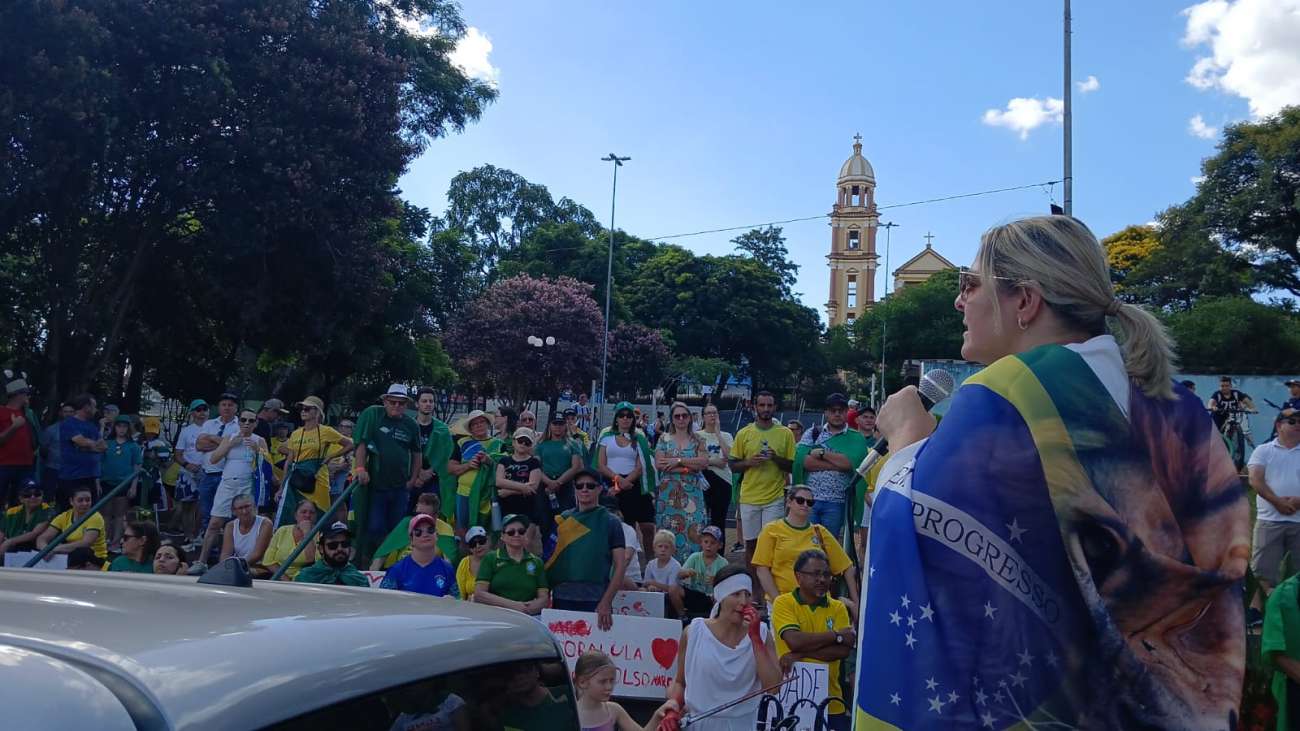 Manifestação em Tapejara reúne apoiadores do movimento 