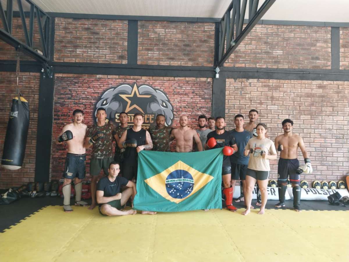Exército Brasileiro realiza visita ao CT Scariott Team