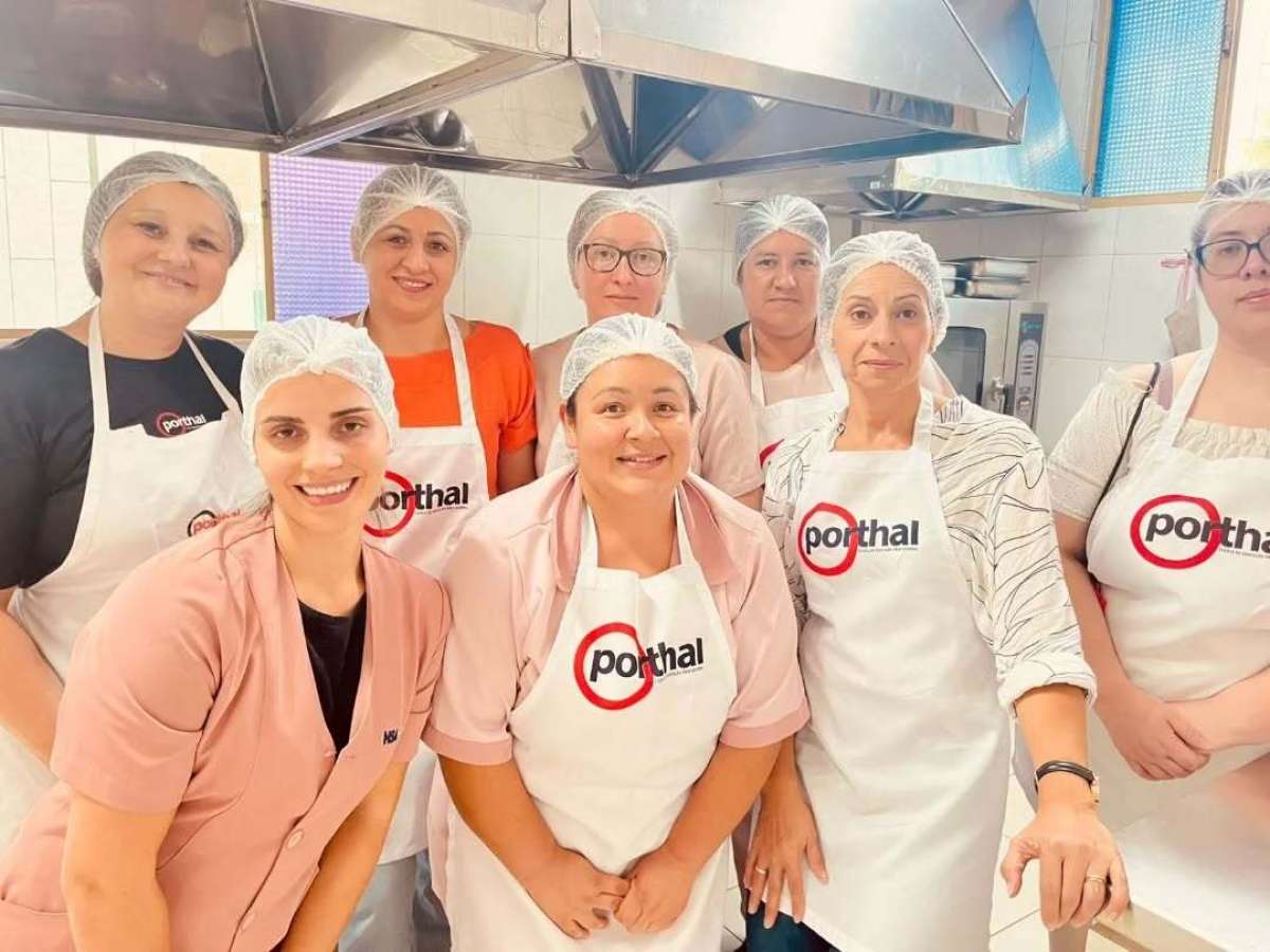 Equipe da cozinha do Hospital Santo Antônio participa de curso de gastronomia hospitalar
