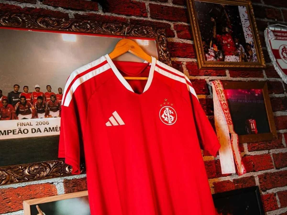 Inter lança camisa 2026 em homenagem aos 20 anos do título da Libertadores