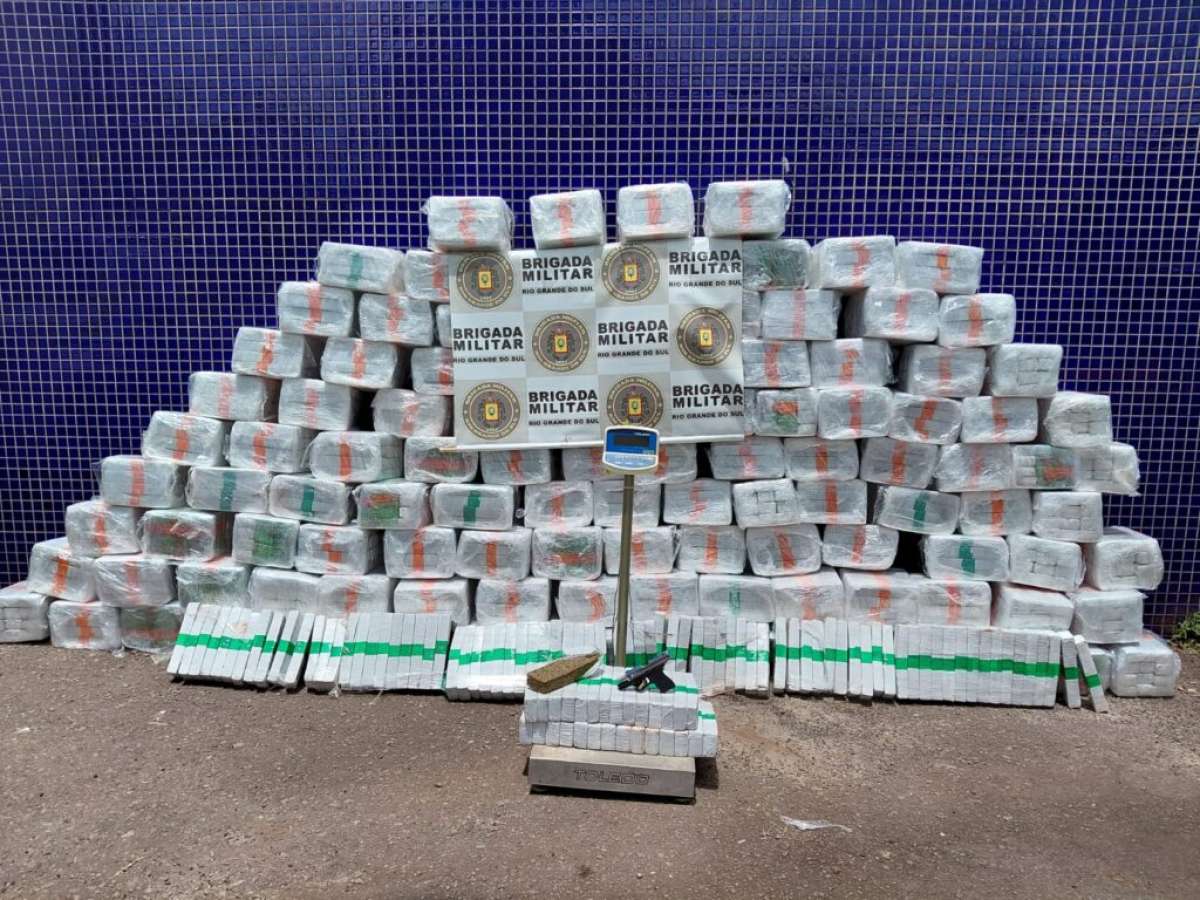 Ação conjunta resulta em apreensão de 1,106 ton de maconha em Ernestina