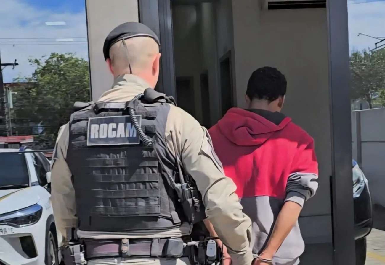 Brigada Militar prende homem por descumprimento de medida protetiva e ameaça em Passo Fundo