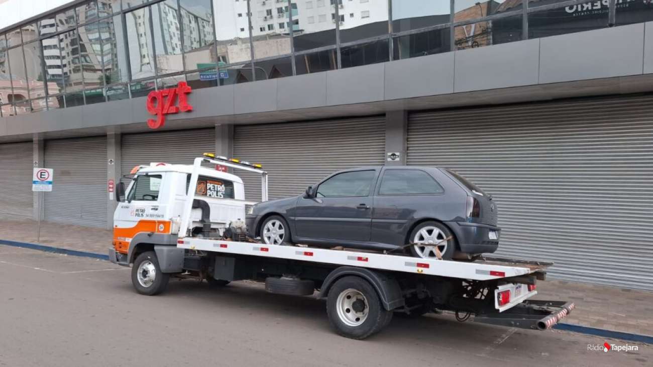 Agentes de trânsito realizam operação “Fim de Festa” e retiram motoristas irregulares de circulação em Passo Fundo