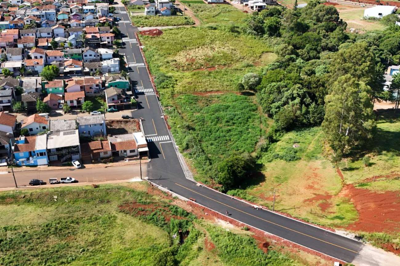 Rua Ângelo Berton recebe pavimentação e melhorias viárias no Bairro Real II