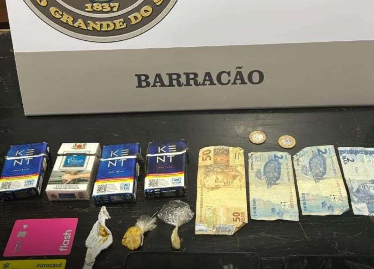 Dupla é presa por tráfico de drogas, em Barracão
