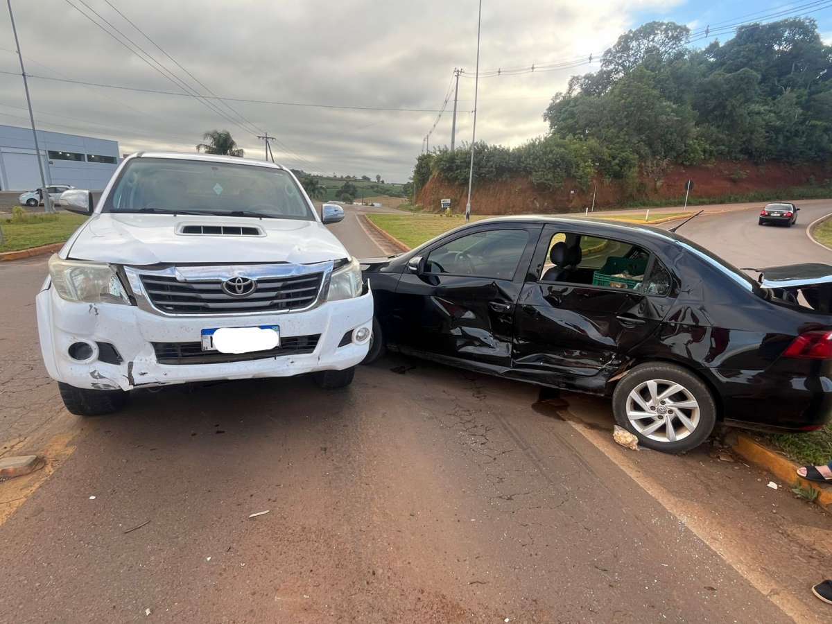Colisão entre dois veículos deixa motorista ferido em Tapejara