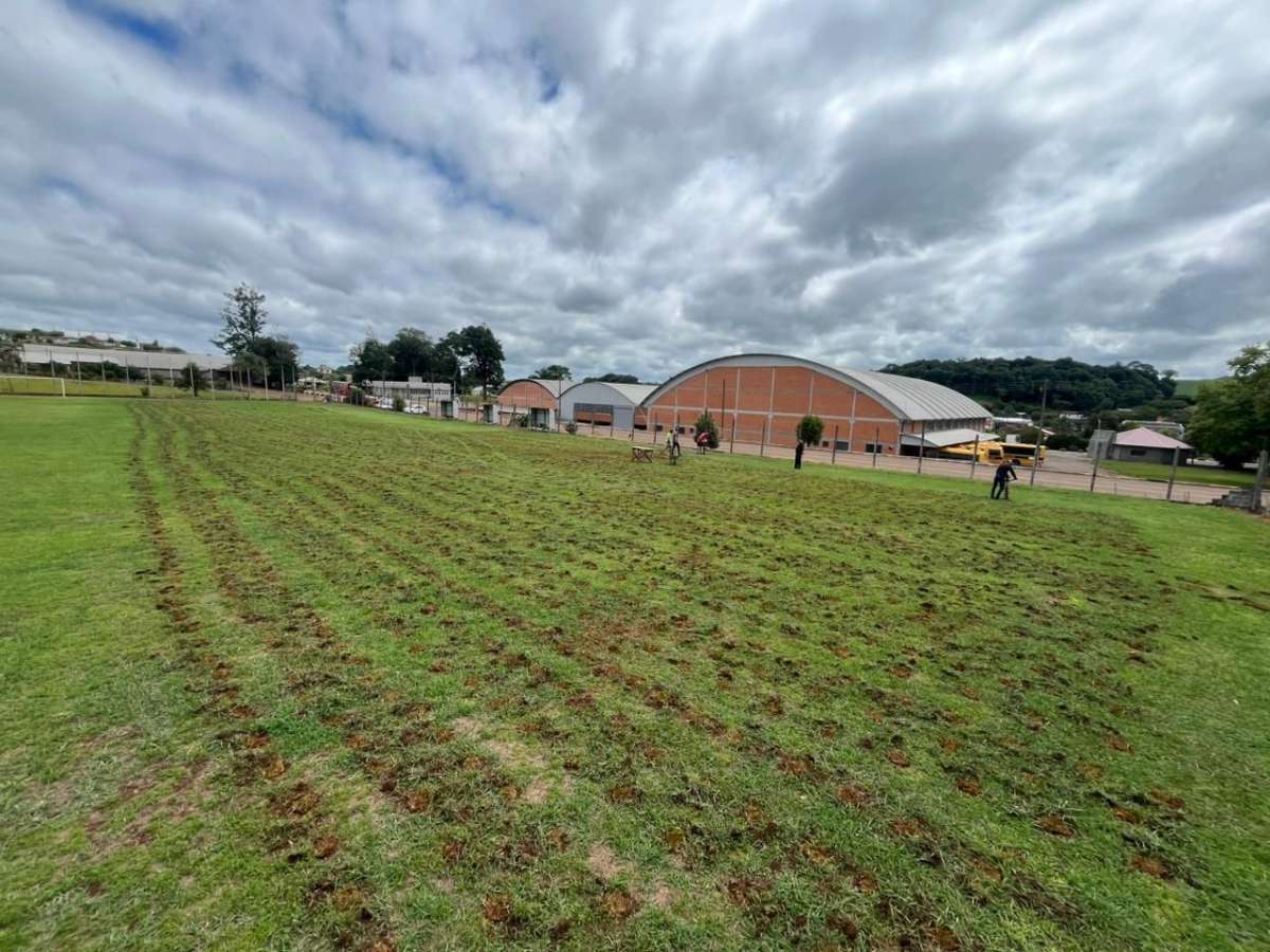 Campo Municipal Anildo Lângaro de Vila Lângaro é interditado para melhoria do gramado