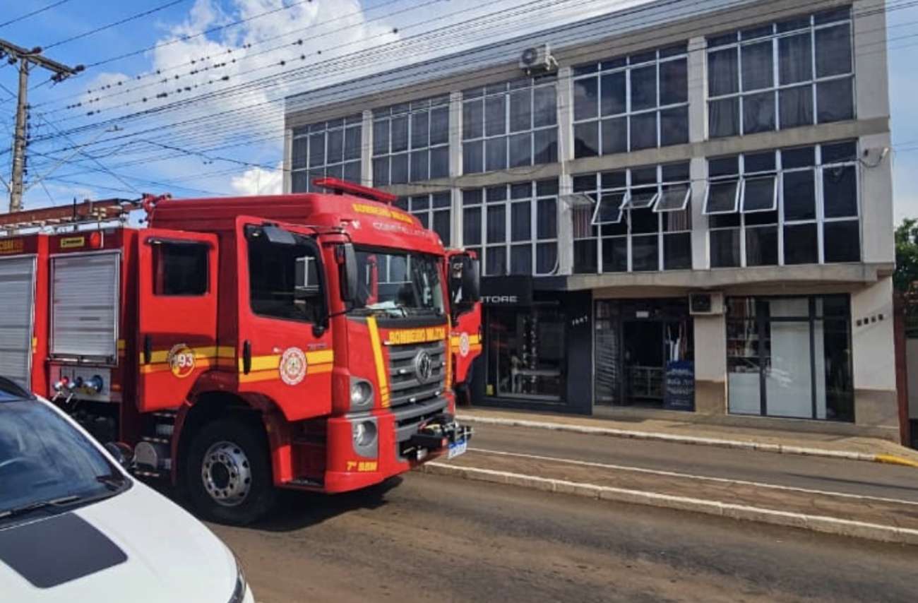 Princípio de incêndio atinge apartamento no centro de Estação
