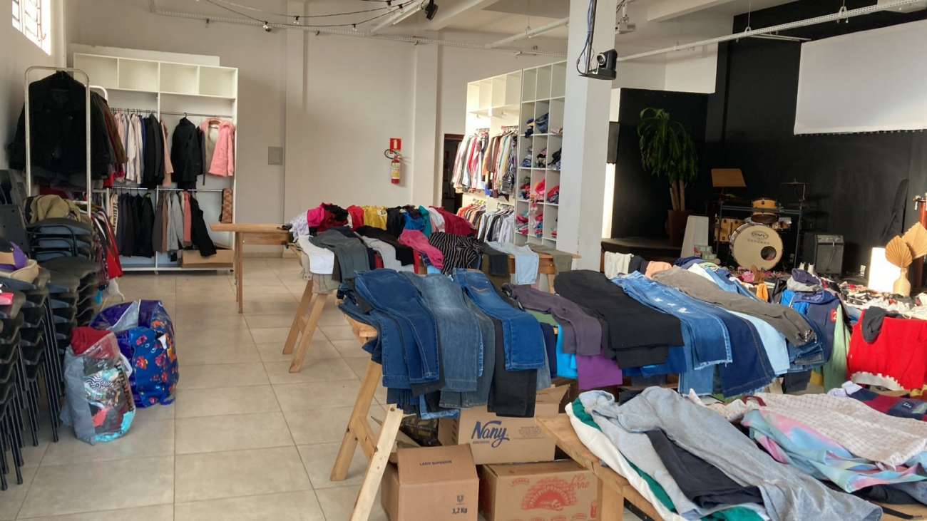 Brecho solidário veste Tapejara mais uma vez
