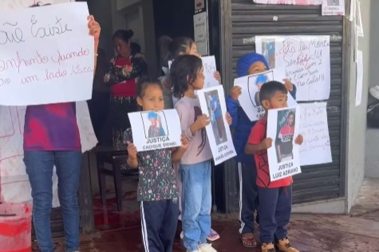 Indígenas de Ventarra protestam por segurança e justiça em frente à FUNAI, em Passo Fundo