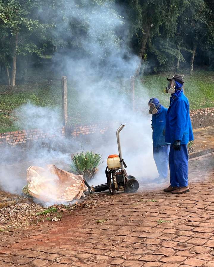 Prefeitura de Ibiaçá realiza desinsetização e desratização na rede de esgoto para controle de pragas