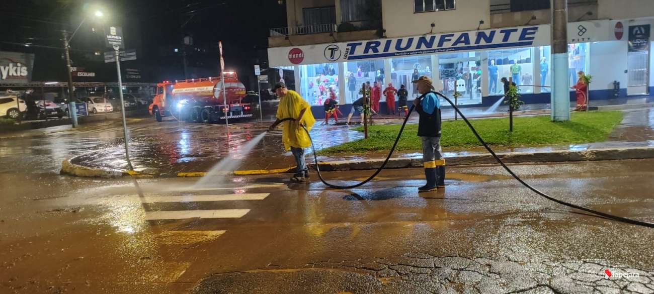 Prefeitura atua após chuvas intensas causarem danos em Tapejara