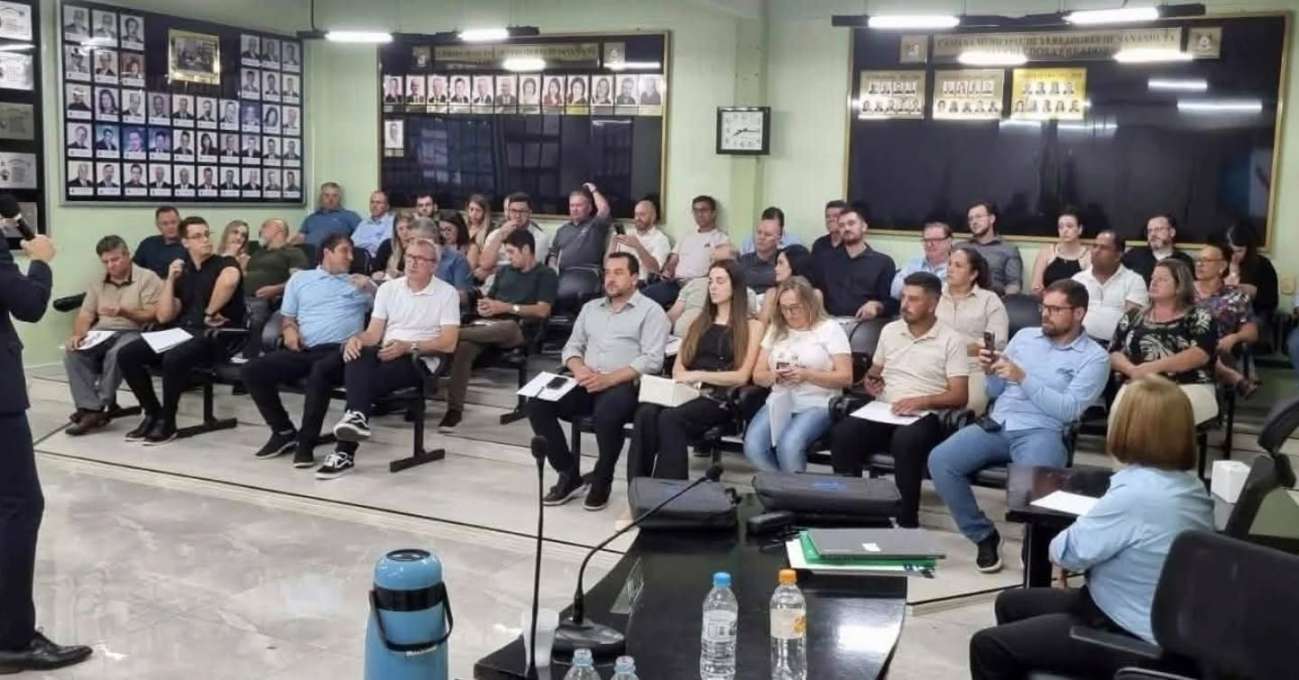 AVENOR realiza encontro de orientação para vereadores da região Nordeste do RS