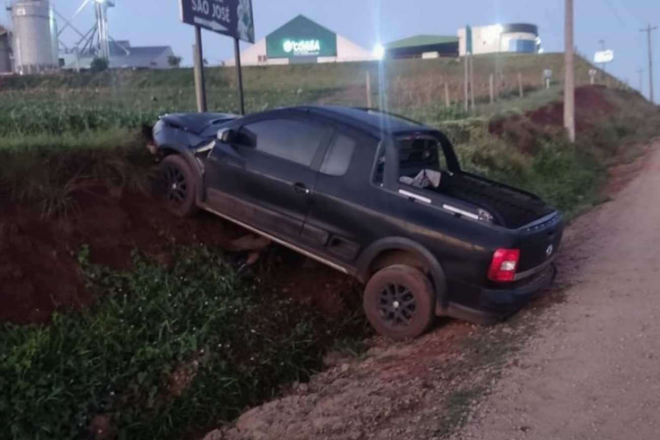 Condutor fica ferido após saída de pista na BR-285, em Lagoa Vermelha