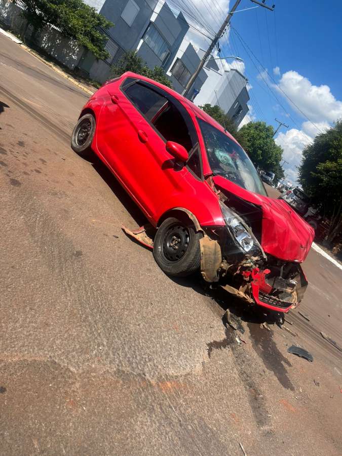 Colisão entre dois carros deixa feridos em Tapejara