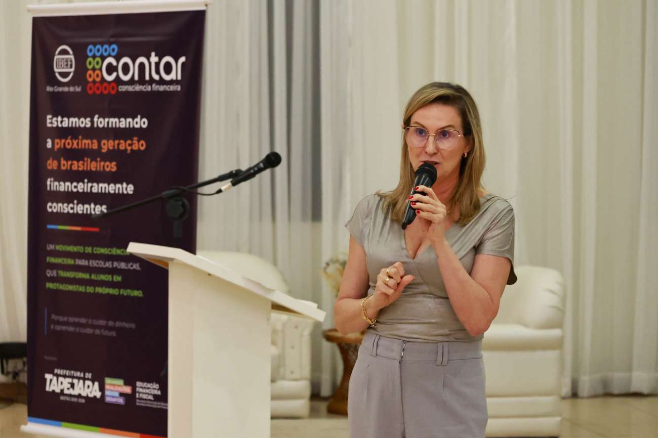 Educação financeira deve transformar realidade de alunos e famílias em Tapejara, destaca secretária