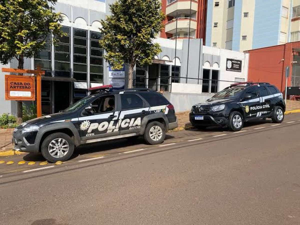 Casal investigado por tráfico de drogas é preso em flagrante, em Estação