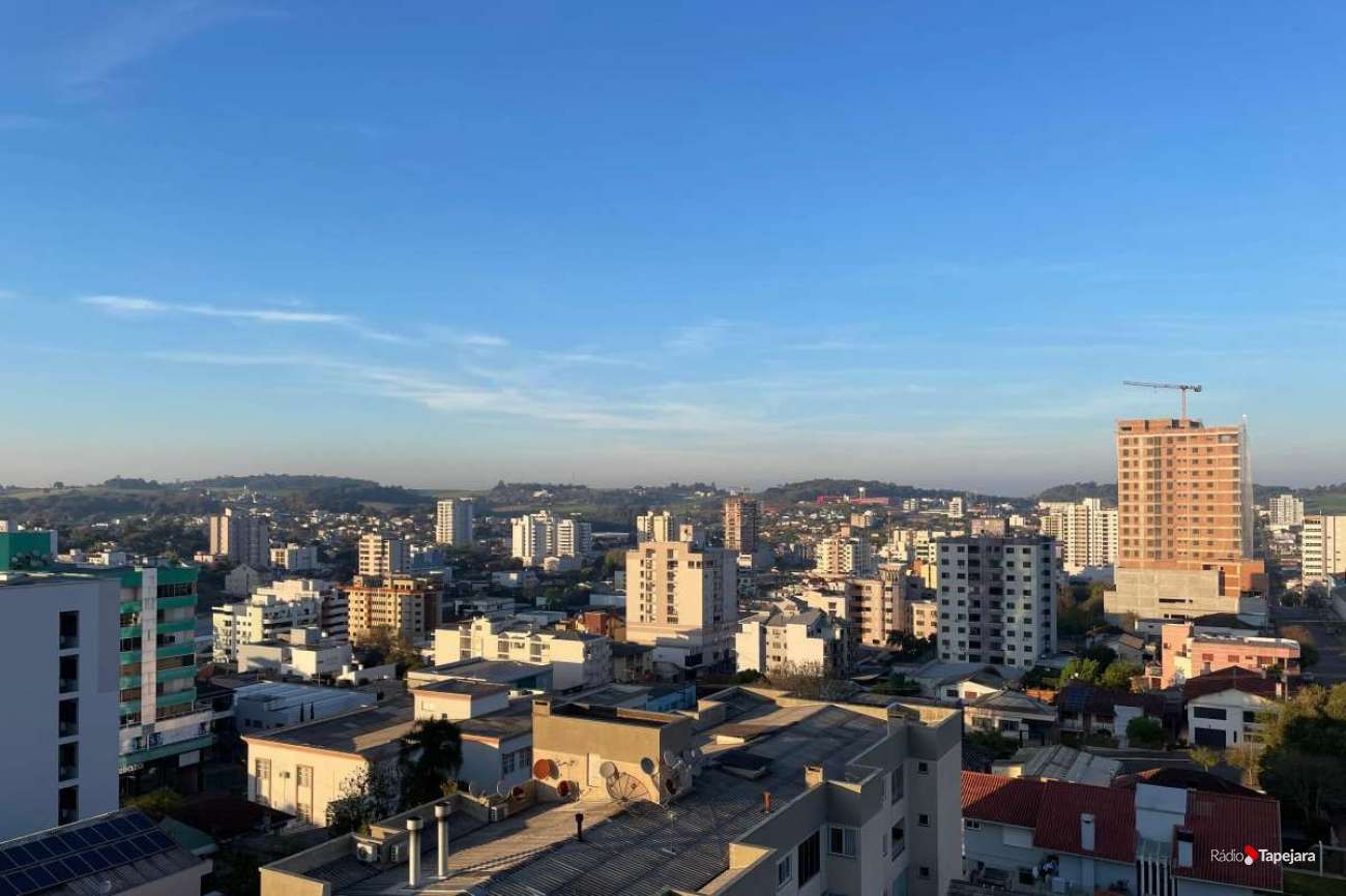 Tempo firme e pequena elevação nas temperaturas à tarde marcam a sexta-feira em Tapejara