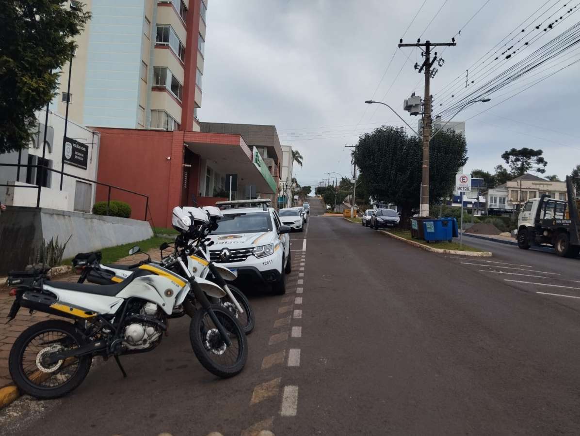 Homem com mandado de prisão é detido no centro de Getúlio Vargas
