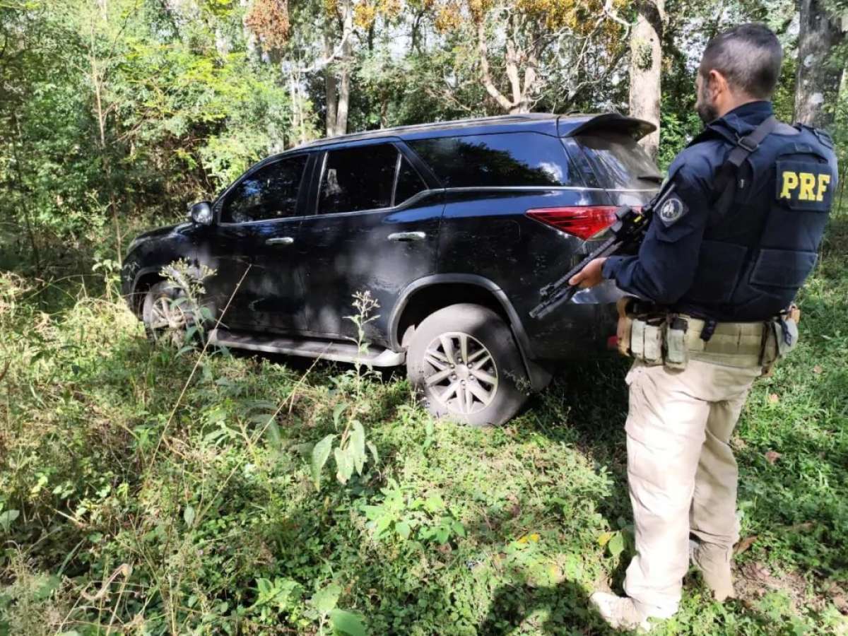 Forças de segurança recuperam duas caminhonetes furtadas em Passo Fundo