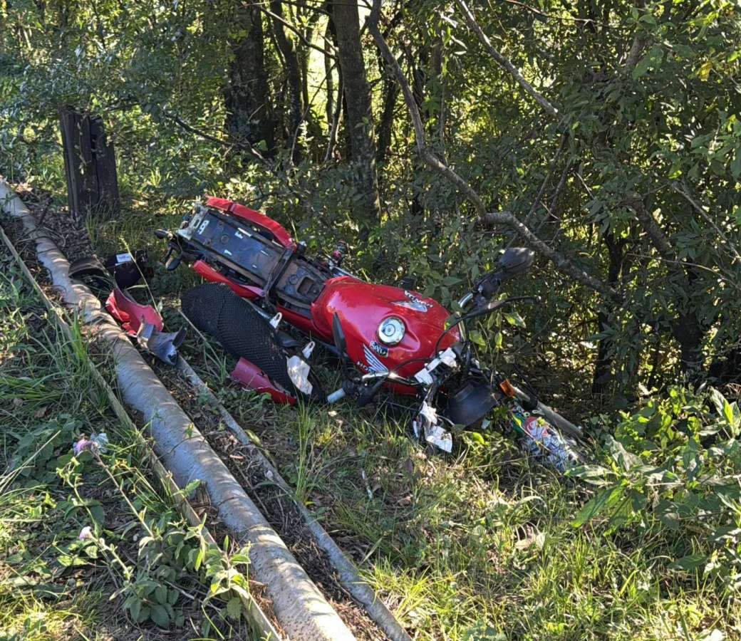 Motociclista fica gravemente ferido em acidente na ERS-135 entre Passo Fundo e Estação