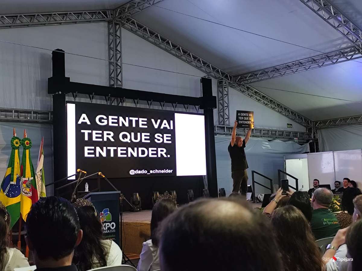 Dado Schneider realça importância da leitura em meio à queda da atenção após palestra na Expo Tapejara 2026