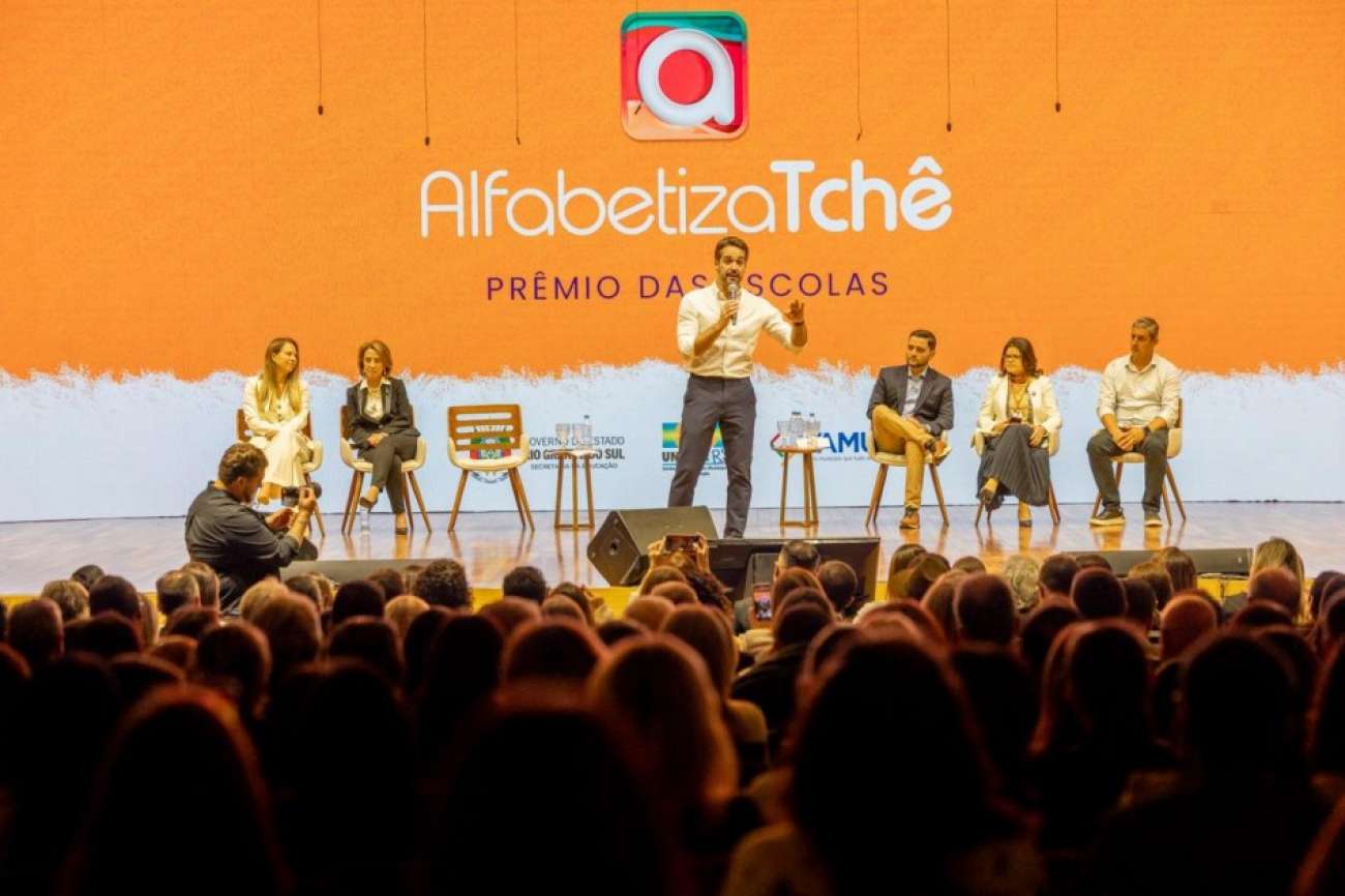 Duas escolas de Tapejara são premiadas no Alfabetiza Tchê