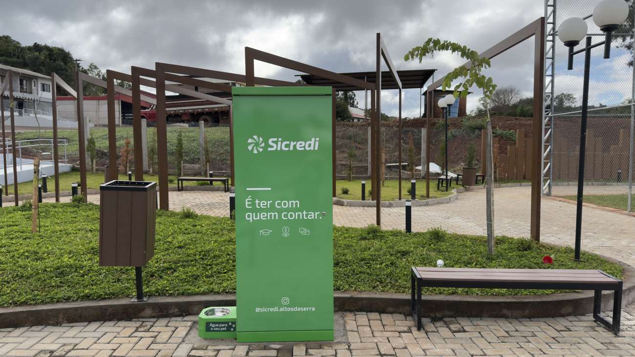 Sicredi entrega estação de hidratação à comunidade de Charrua