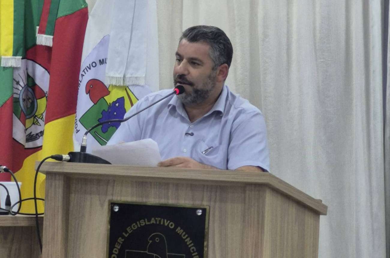 Secretário Tilico apresenta balanço de ações e investimentos na agricultura em sessão da Câmara de Tapejara