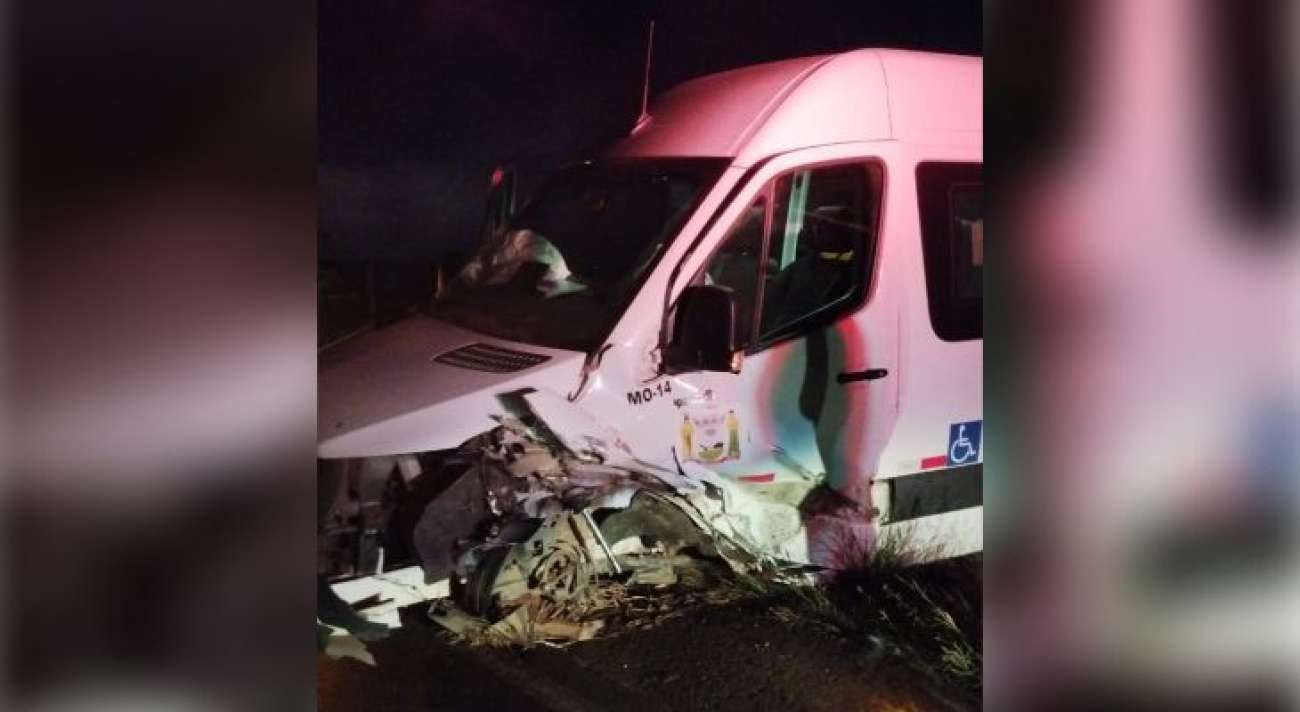 Van de Marau que transportava pacientes se envolve em acidente na ERS-129
