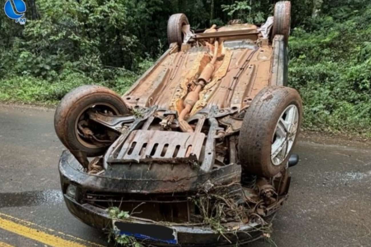 Veículo capotado é encontrado abandonado na ERS-343 entre Cacique Doble e Sananduva