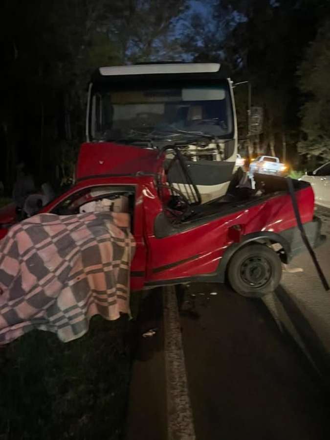 Duas pessoas morrem em grave acidente na ERS-324, em Paraí