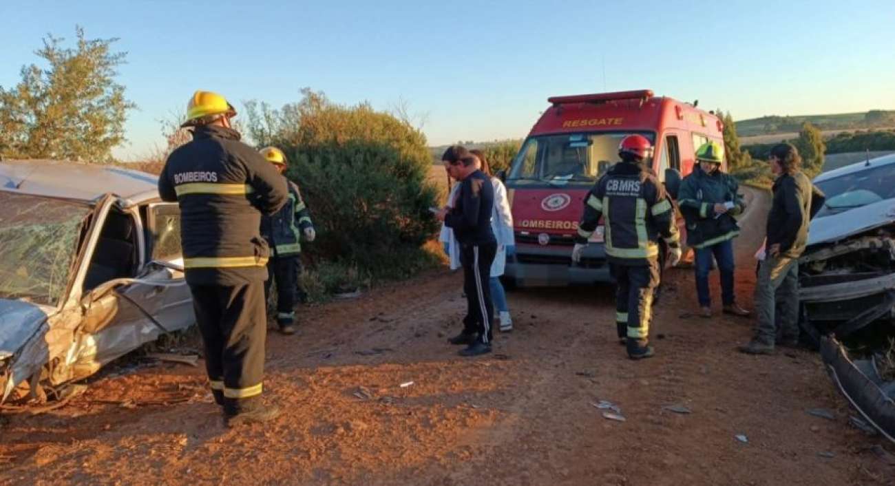 Três pessoas ficam feridas em acidente no interior de Muitos Capões