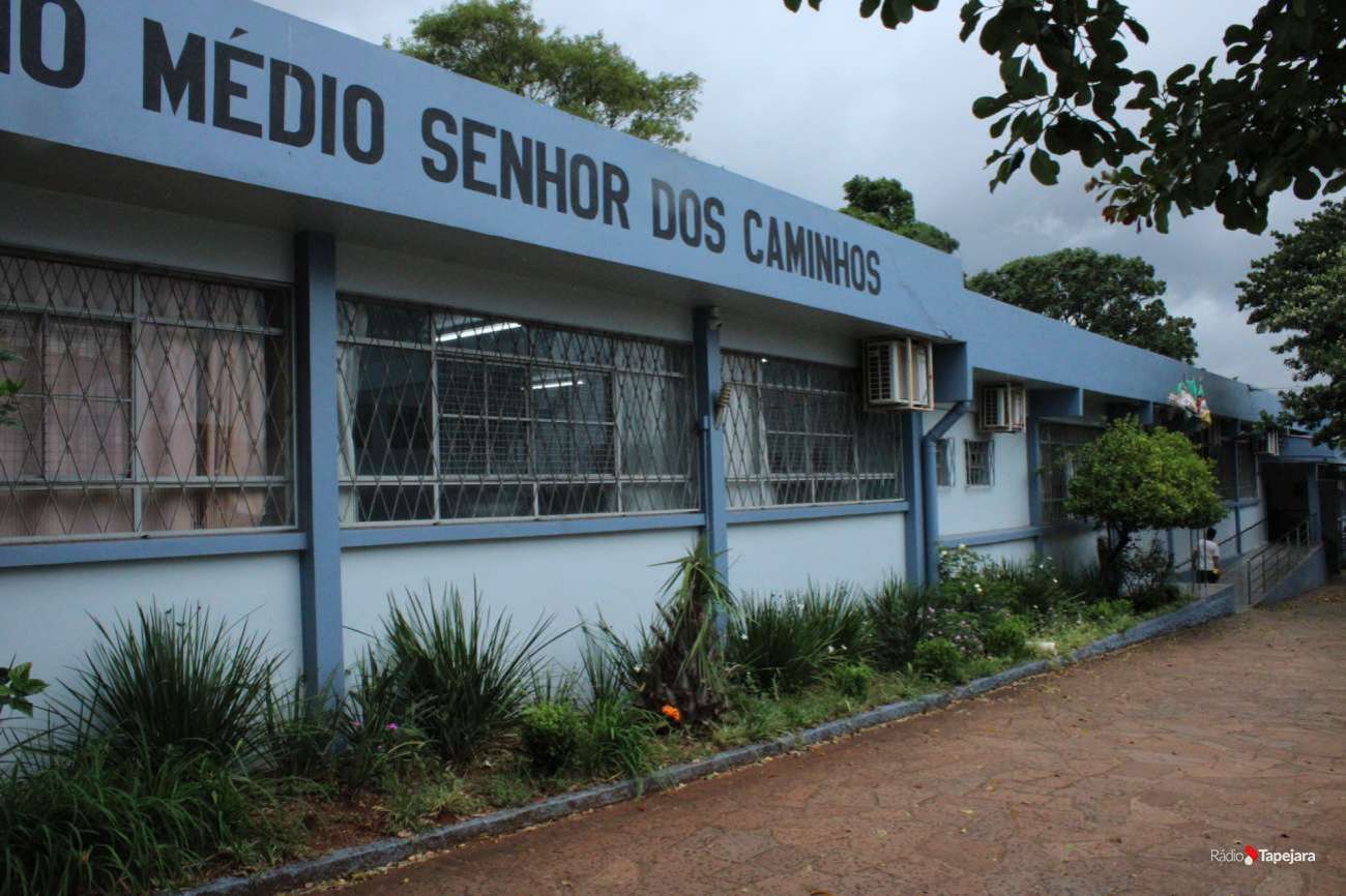 Grêmio Estudantil da Escola Senhor dos Caminhos promove campanha do agasalho em Tapejara
