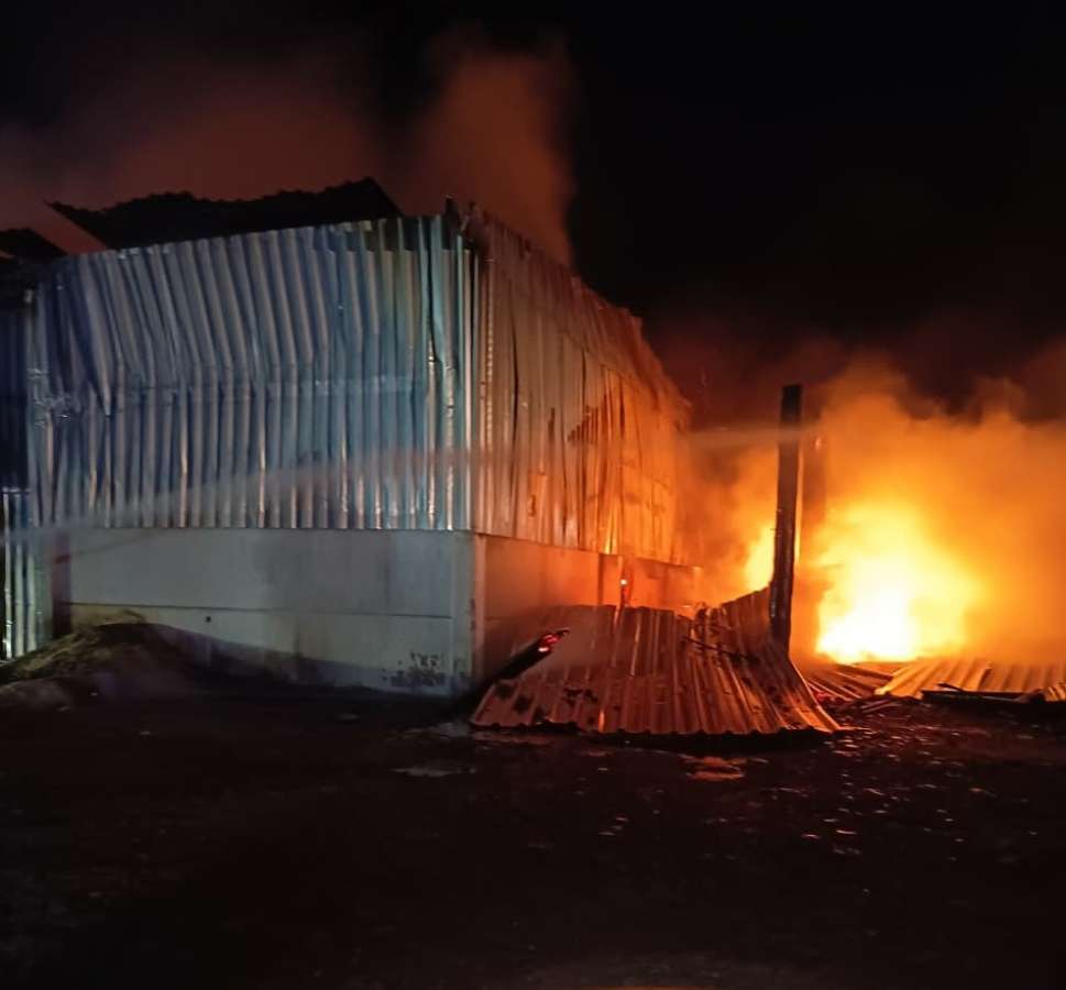 Bombeiros Voluntários de Tapejara auxiliam no combate a incêndio em Santa Cecília do Sul