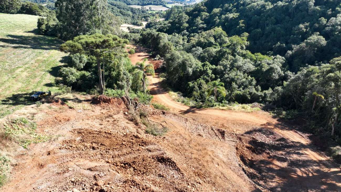 Brigada Militar flagra extração ilegal de mineral em David Canabarro