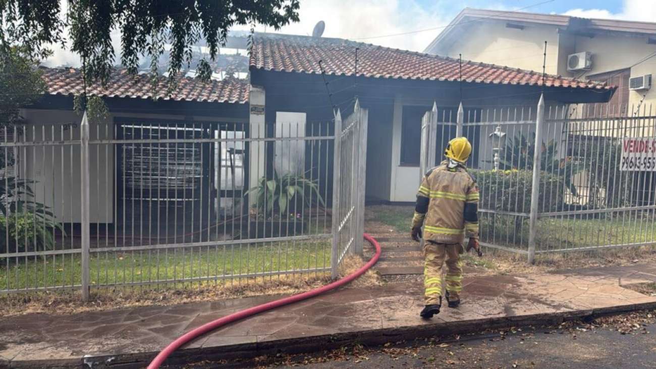 Idoso morre após incêndio destruir residência em Passo Fundo